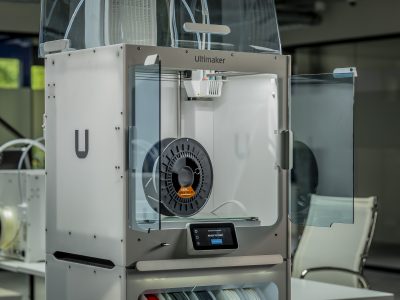 Ultimaker S5 printer with iglidur I180 filament from igus gmbh